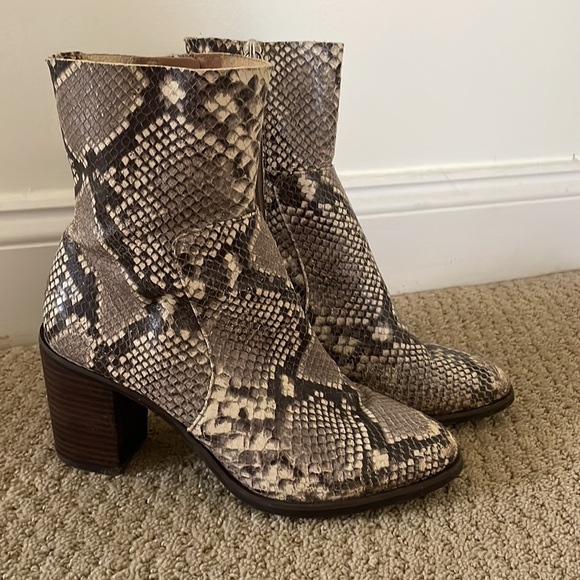 Snakeskin Steve Madden Boots - Picture 2 of 2